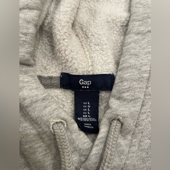 GAP Hoodie - Picture 2 of 3
